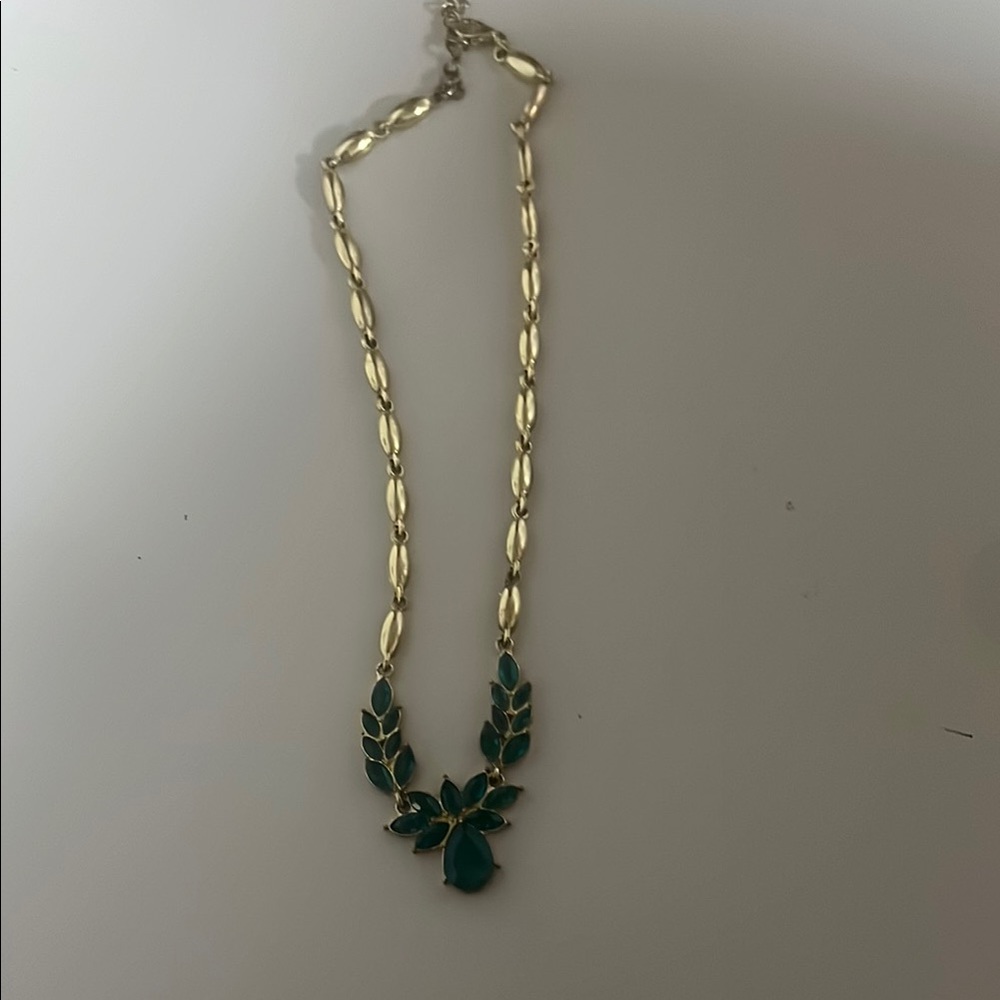 Elegant Gold and Green Necklace